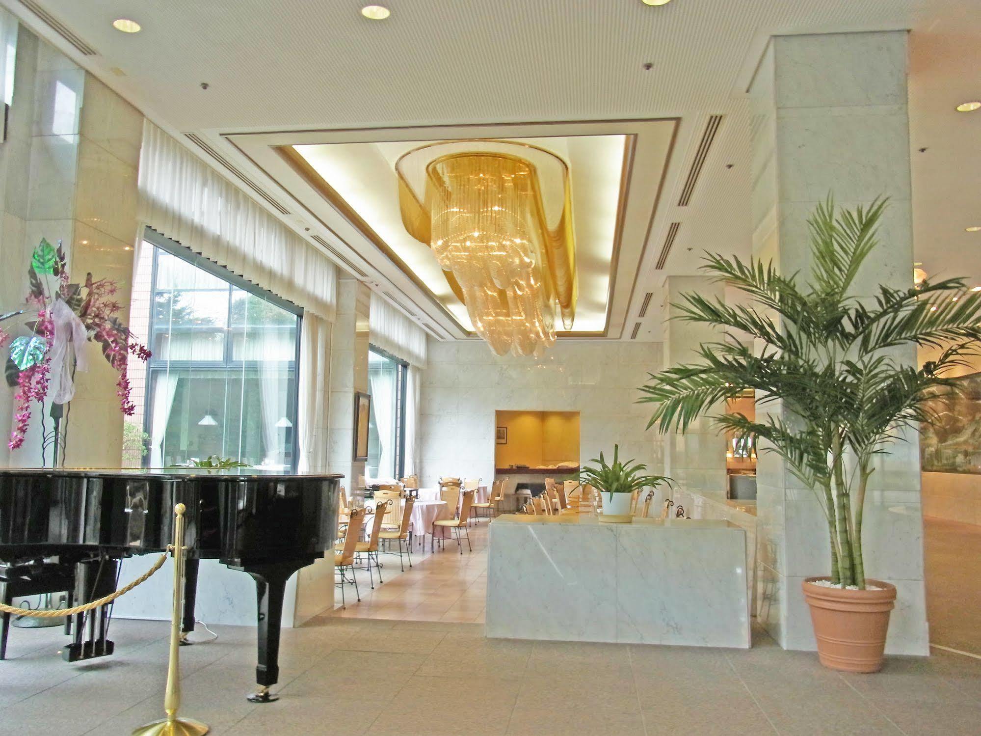 Hotel Pearl Garden Takamatsu Exteriör bild