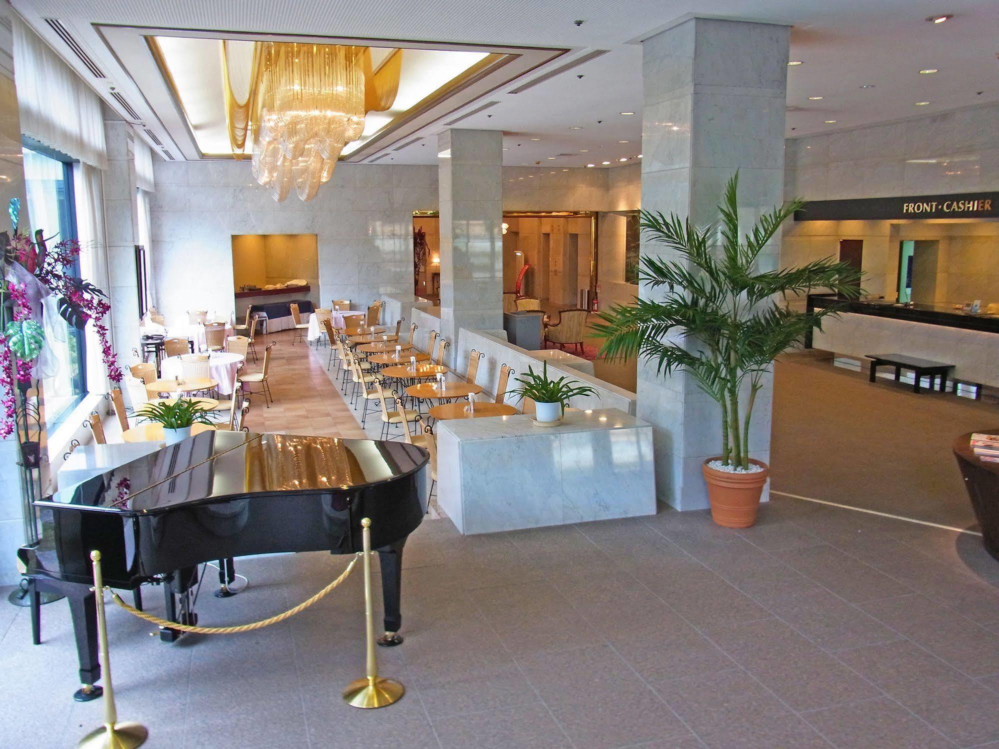 Hotel Pearl Garden Takamatsu Exteriör bild